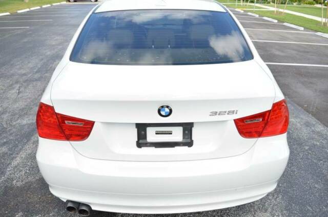 2010 BMW 3-Series (White/Tan)