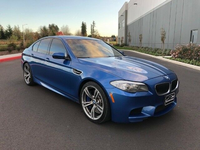 2013 BMW M5 (Monte Carlo Blue Metallic/Black)