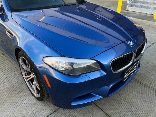 2013 BMW M5 (Monte Carlo Blue Metallic/Black)
