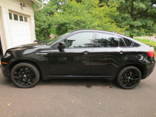 2011 BMW X6 (Black/Black)