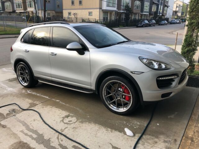 2011 Porsche Cayenne (Silver/Black)