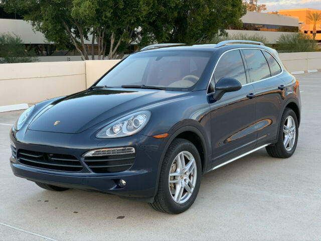 2011 Porsche Cayenne (Blue/Luxor Beige)