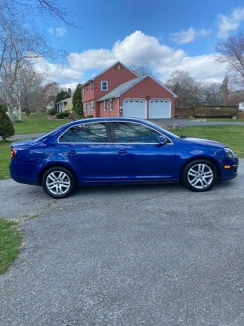 2009 Volkswagen Jetta (Blue/Black)