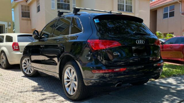 2013 Audi Q5 (Black/Brown)