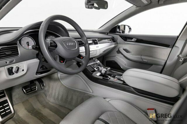 2014 Audi S8 (Black/Silver)