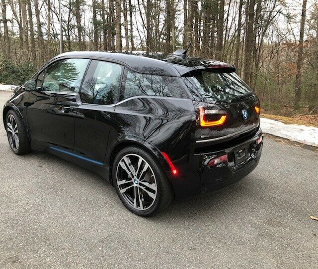 2018 BMW i3 (Black/Frozen Blue)