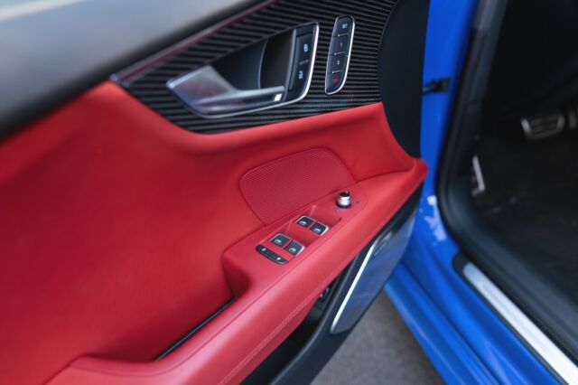 2014 Audi RS7 (Audi Exclusive Nogaro Blue/Audi Exclusive Crimson Red)