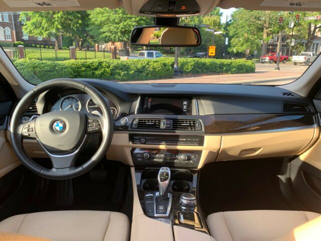 2016 BMW 5-Series (Black/Tan)
