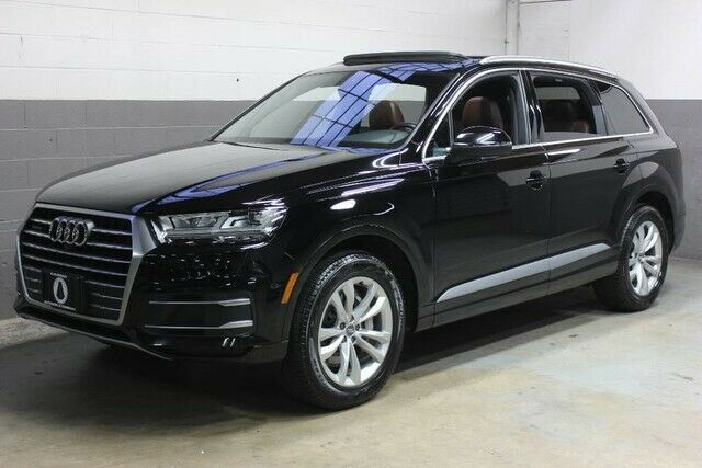 2017 Audi Q7 (Black/Tan)