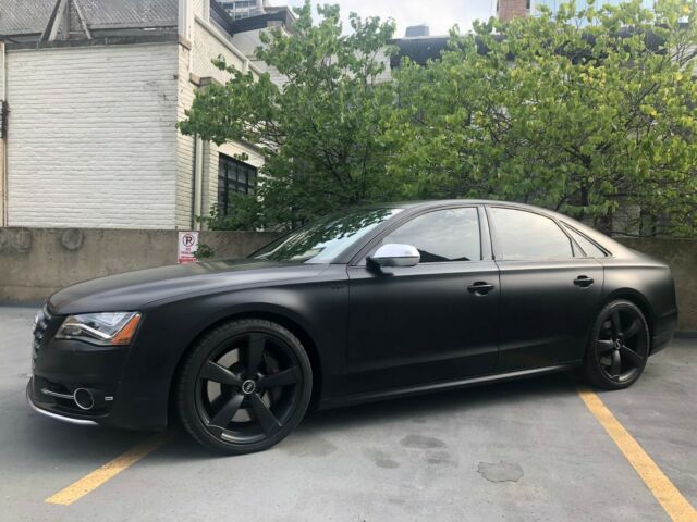 2014 Audi S8 (Black/Black)