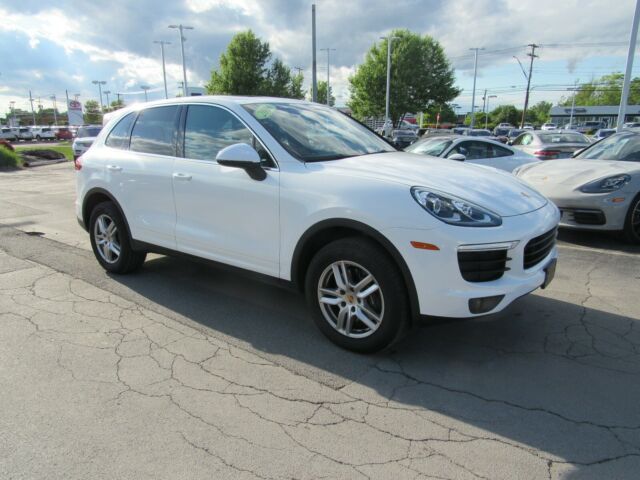 2016 Porsche Cayenne (White pearl/chestnut brown)