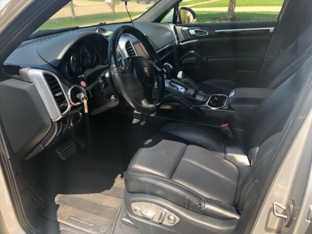 2012 Porsche Cayenne (Silver/Black)