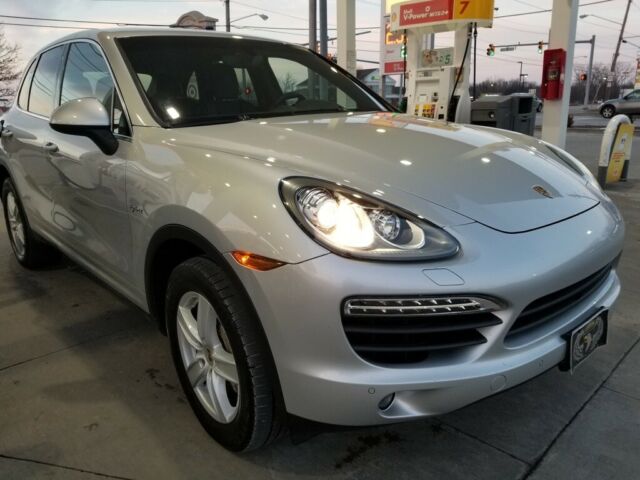 2012 Porsche Cayenne (Silver/Black)