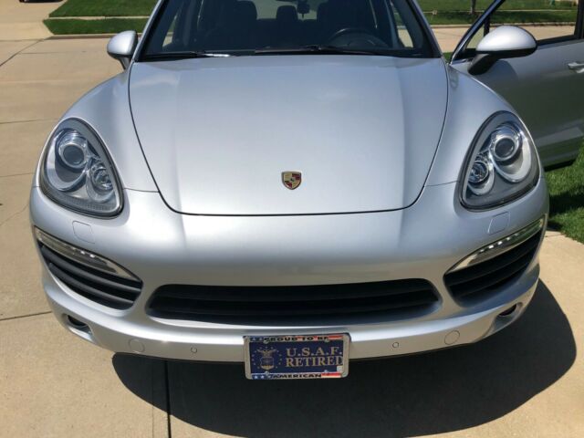 2012 Porsche Cayenne (Silver/Black)