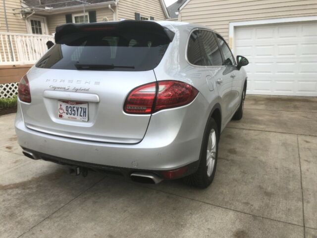 2012 Porsche Cayenne (Silver/Black)