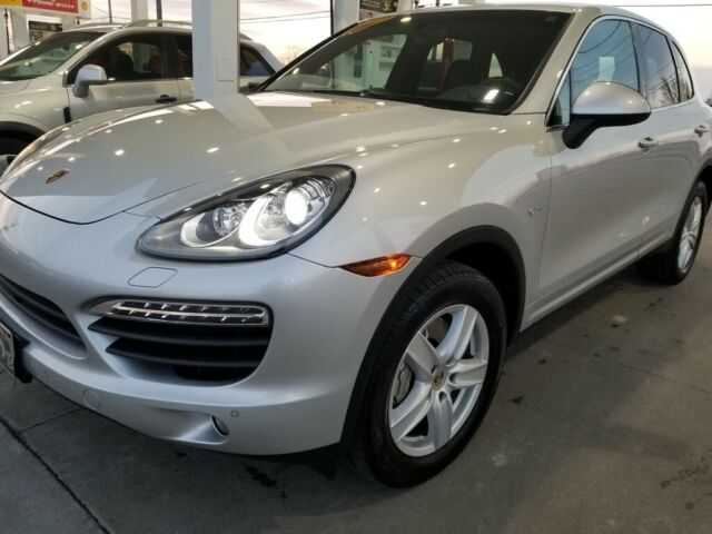 2012 Porsche Cayenne (Silver/Black)