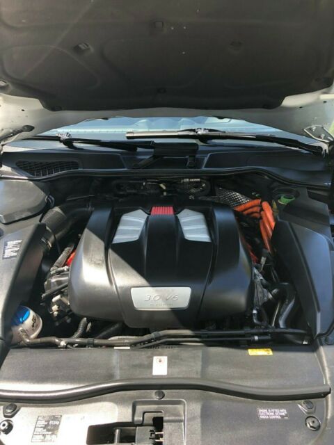 2012 Porsche Cayenne (Silver/Black)