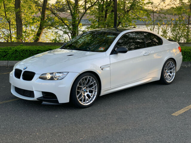 2011 BMW M3 (White/Red)