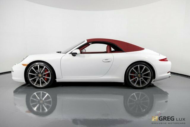 2013 Porsche 911 (White/Red)