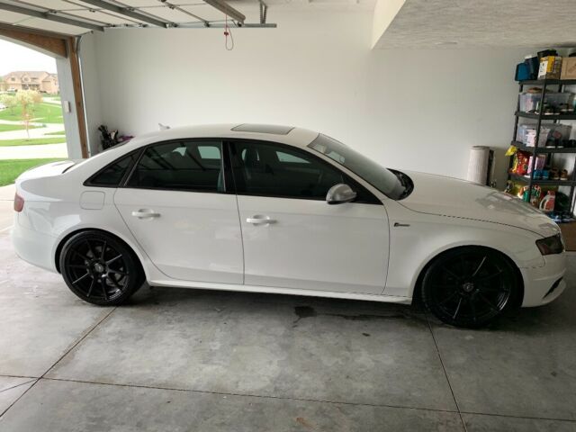 2010 Audi S4 (White/Black)