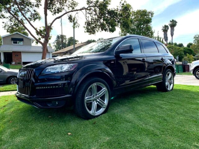 2012 Audi Q7 (Black/Black)