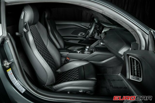 2017 Audi R8 (Gray/Black)
