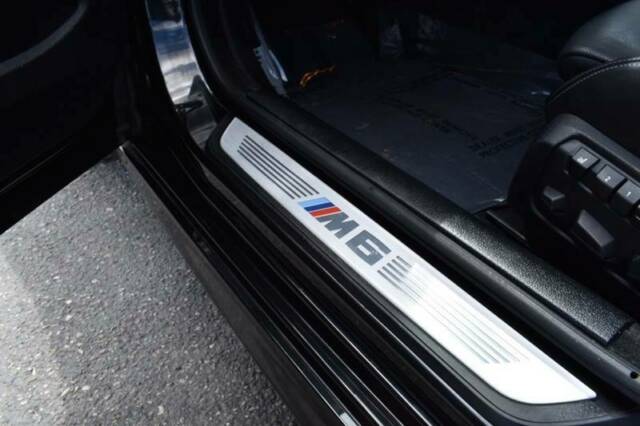 2014 BMW M6 (Black/Black)