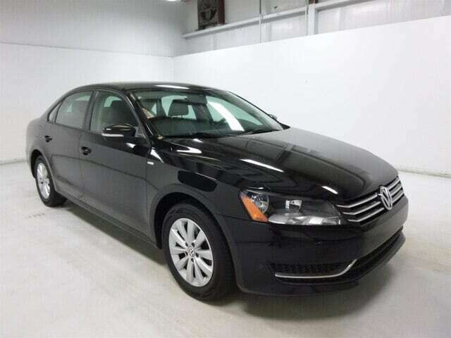 2015 Volkswagen Passat (Black/--)