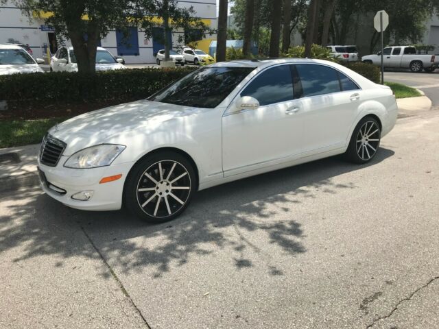 2008 Mercedes-Benz S-Class (Arctic white/Gray)