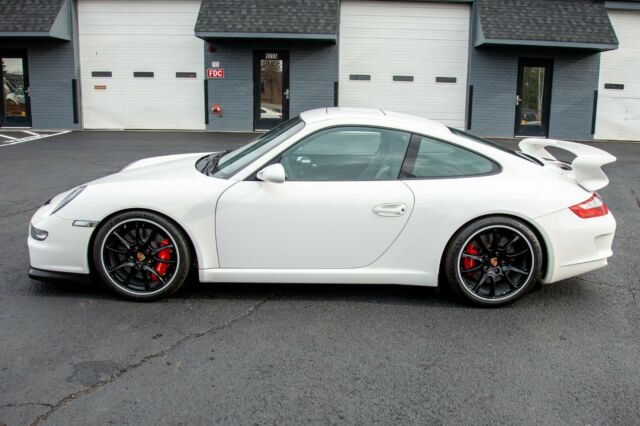2008 Porsche 911 (White/Black)