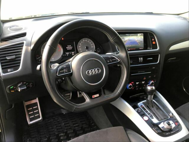 2016 Audi SQ5 (Black/Black)
