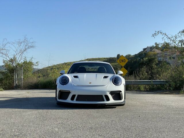 2019 Porsche 911 (White/Black)