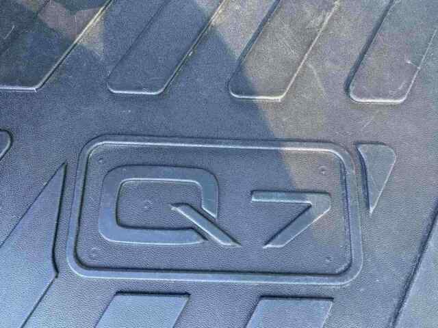 2014 Audi Q7 (Blue/Off White)