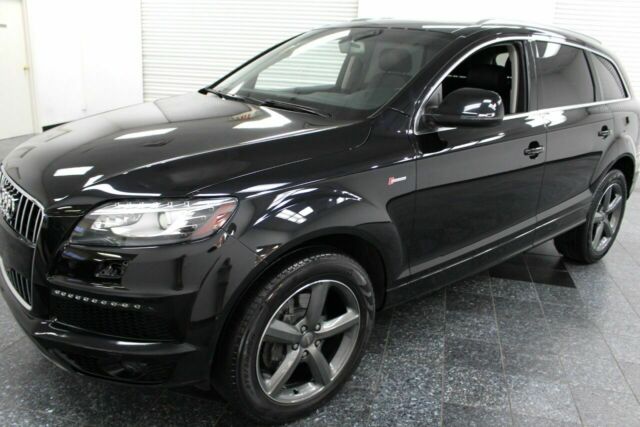 2015 Audi Q7 (Black/Black)