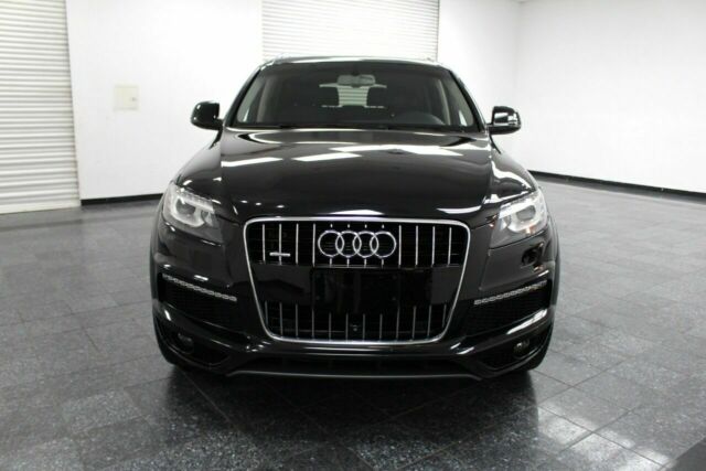 2015 Audi Q7 (Black/Black)