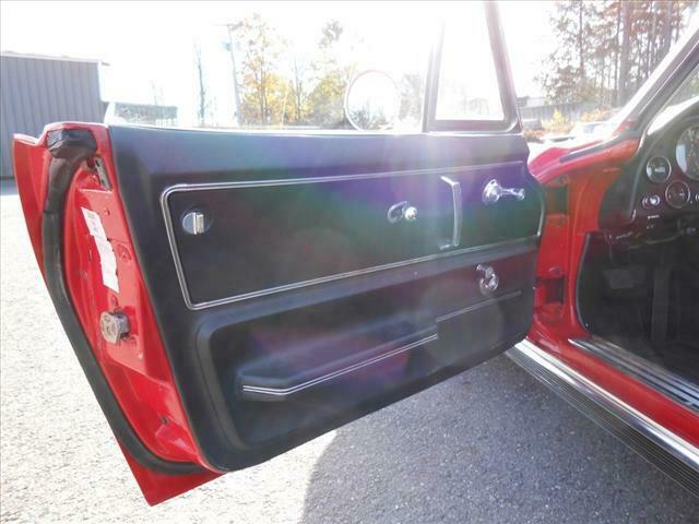 1966 Chevrolet Corvette (Red/Black)