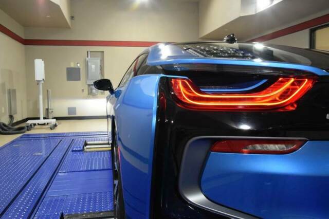 2015 BMW i8 (Blue/Gray)