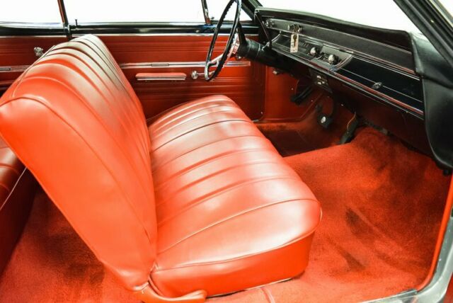 1966 Chevrolet Malibu (Silver/Red)
