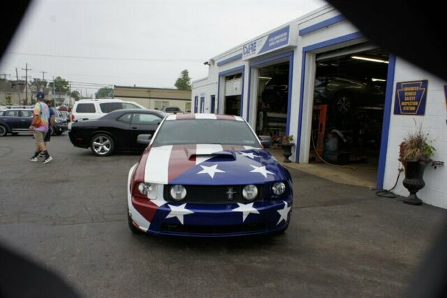 2005 Ford Mustang (Blue/Red)