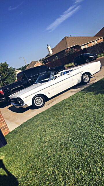 1966 Ford Galaxie 500 XL (White/Black)