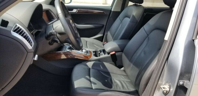 2011 Audi Q5 (Gray/Black)