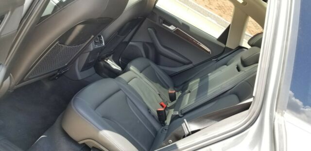 2011 Audi Q5 (Gray/Black)