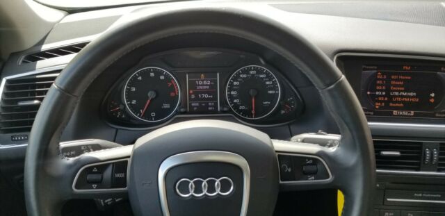 2011 Audi Q5 (Gray/Black)