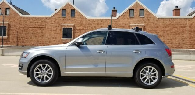 2011 Audi Q5 (Gray/Black)