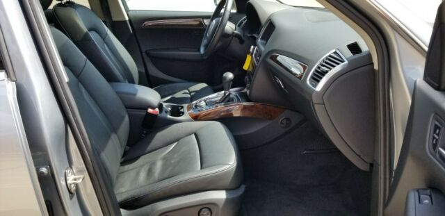2011 Audi Q5 (Gray/Black)