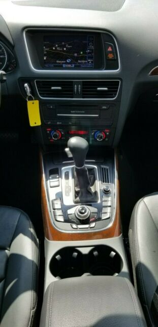 2011 Audi Q5 (Gray/Black)