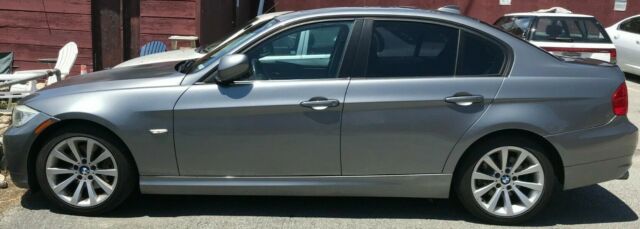 2011 BMW 3-Series (White/Gray)