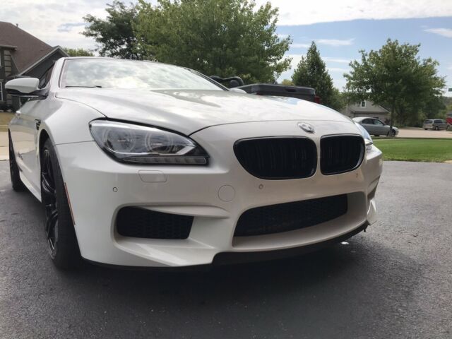 2015 BMW M6 (White/Blue)