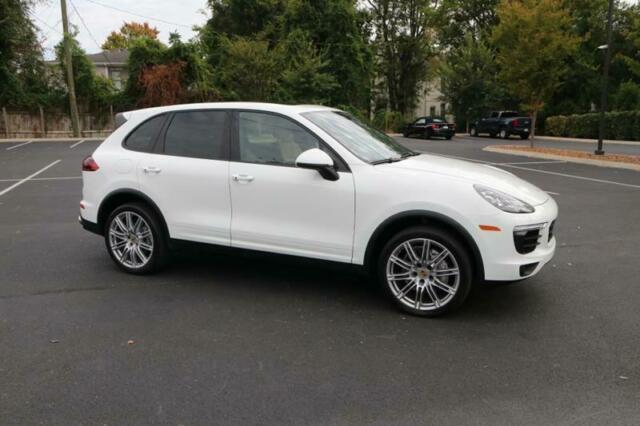 2017 Porsche Cayenne (White/Tan)