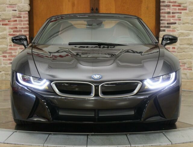 2019 BMW i8 (Gray/Brown)